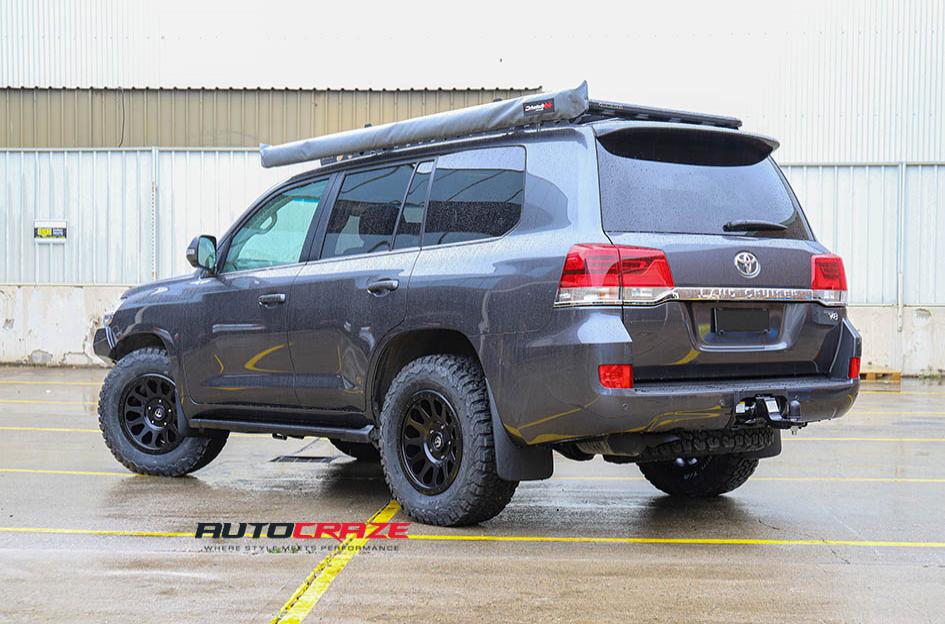 TOYOTA LANDCRUSIER VECTOR MATTE BLACK